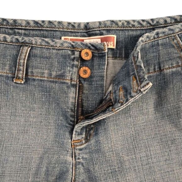 Y2K 2008 GAP Distressed Midwaist 3.5" Inseam Jean Shorts Size 10 - Picture 9 of 12